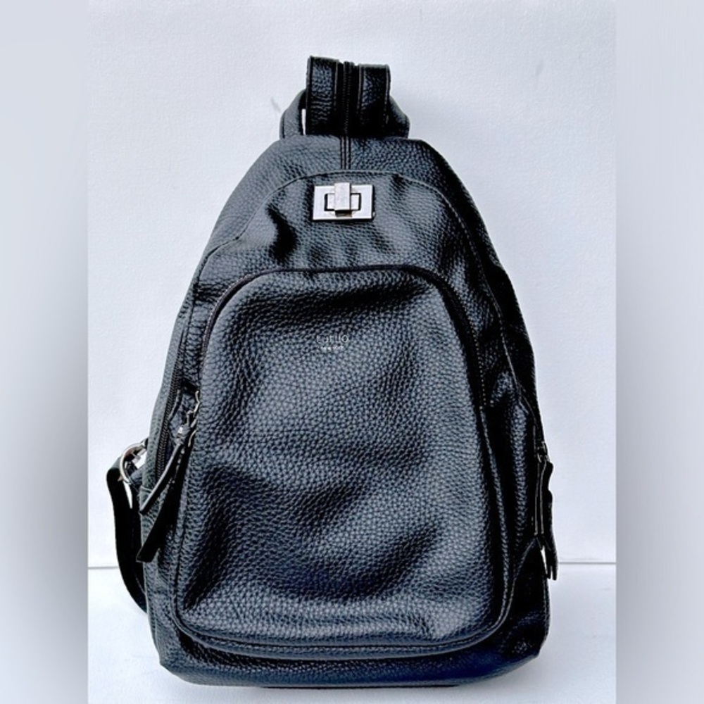 Tutilo Zipper Backpack/ sling pack for Women in black